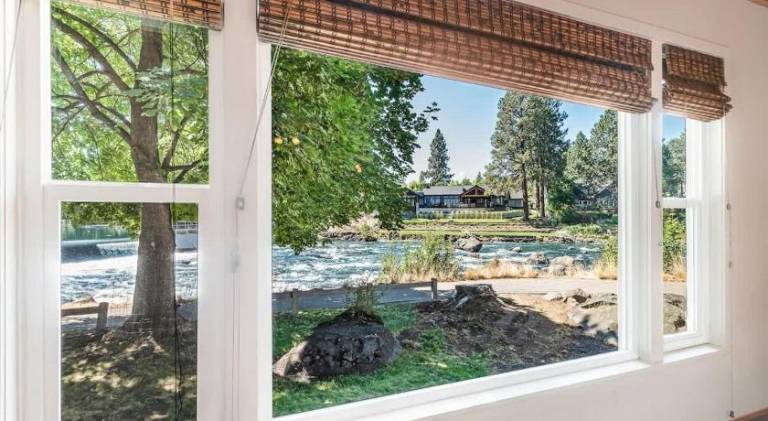 House with pool in Bend, OR