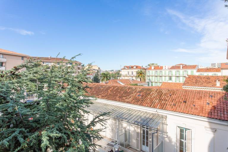 Rental apartment with terrace | Suitable for remote work in Cannes