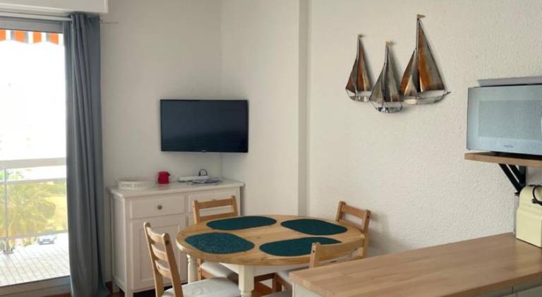Apartment with terrace — photo 3