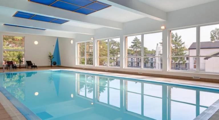 House with pool — photo 3