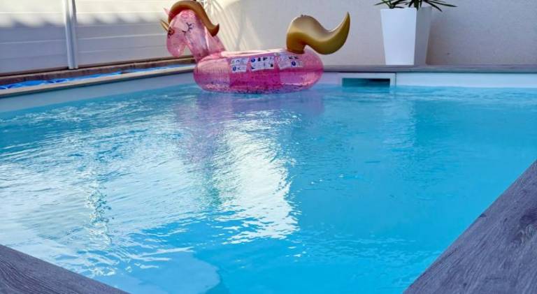 Belle chambre dans villa neuve avec piscine — photo 3