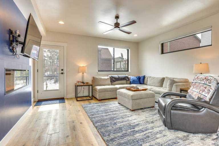 Sleek Fraser Townhome < 8 Mi to Winter Park! — photo 4