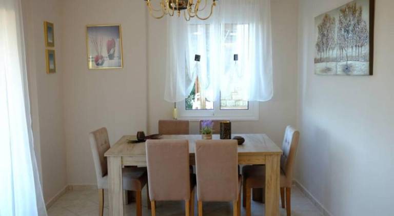 Big vacation home with terrace, garden & BBQ | Next to the beach | Pet-friendly in Sithonia