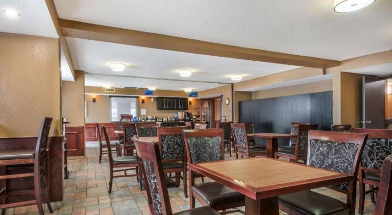 Best Western Strathmore Inn — photo 4