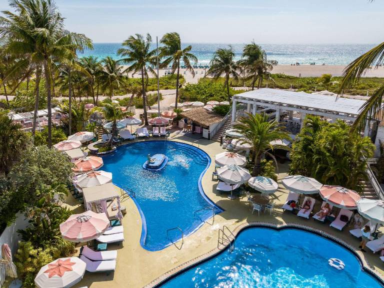 The Savoy Hotel and Beach Club — photo 2
