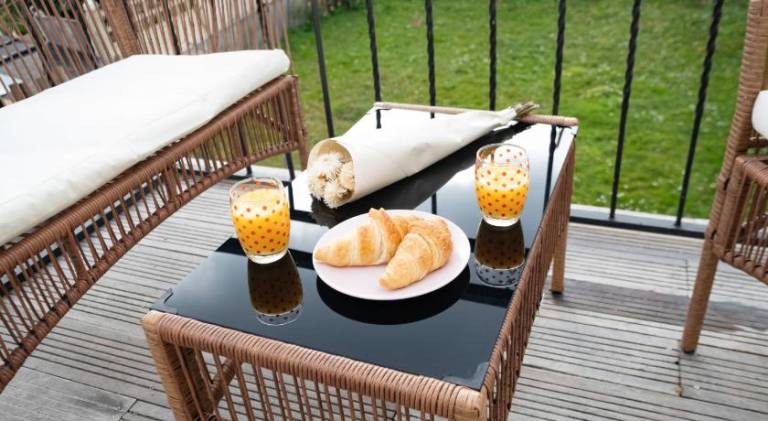 Apartment with patio | Dogs allowed — photo 2