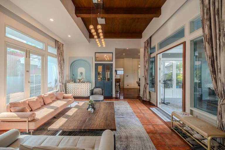 Lovely vacation home with patio | Pet-friendly — photo 3