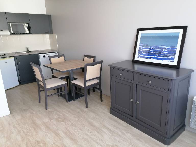 Condo with yard & sauna — photo 4
