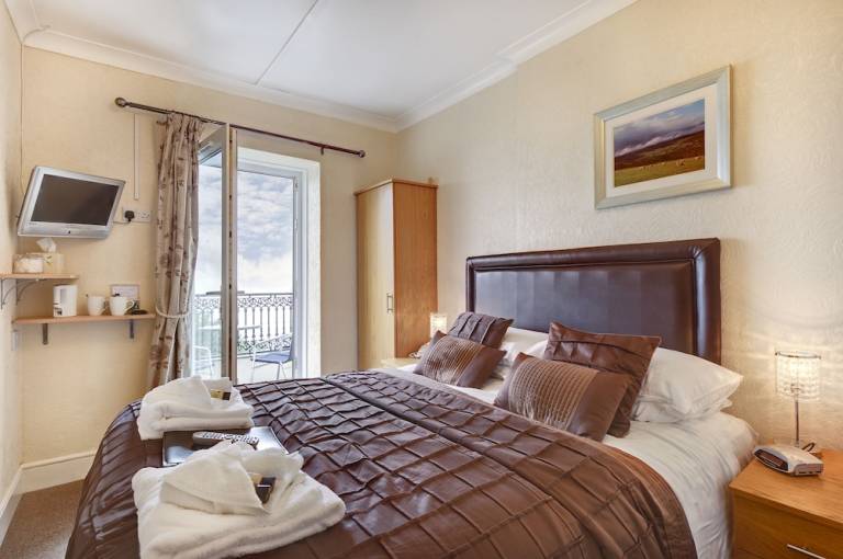 Bed and breakfast  Babbacombe