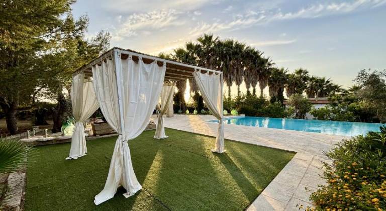 Vacation home with pool in Melissa