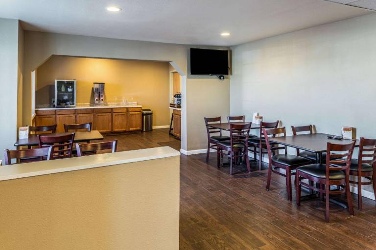 Quality Inn & Suites near NAS Fallon — photo 5