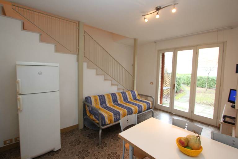 Villa with barbecue, yard & patio | Garden view in Bibione