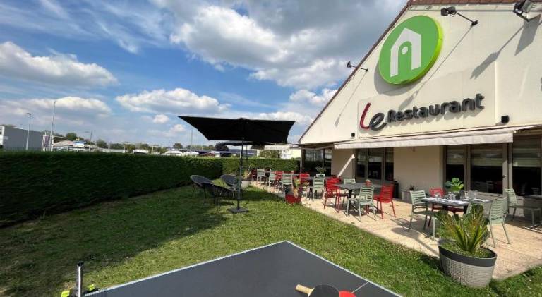 Campanile Villejust Za Courtaboeuf Hotel — photo 5
