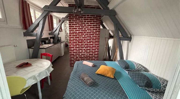 Holiday apartment with 1 room for 4 persons in Troyes