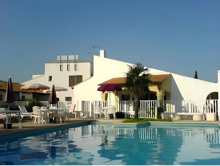 Hotel du Pont Blanc in Saintes-Maries-de-la-Mer
