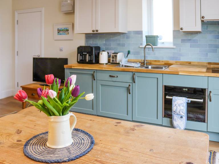 Cottage with garden | River view — photo 5