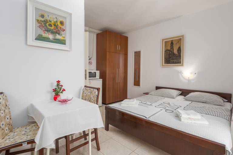 Studio flat with terrace Tar, Poreč (AS-6948-a) — photo 2