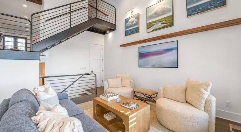 Lovely house | Pets allowed in Savannah, GA