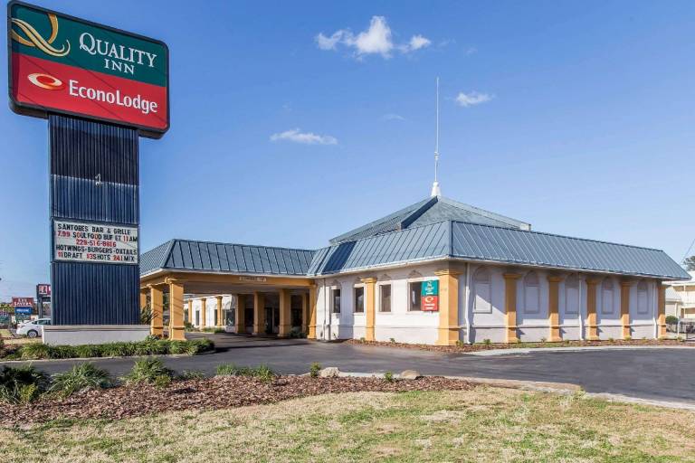 Quality Inn & Suites Conference Center in Thomasville, GA