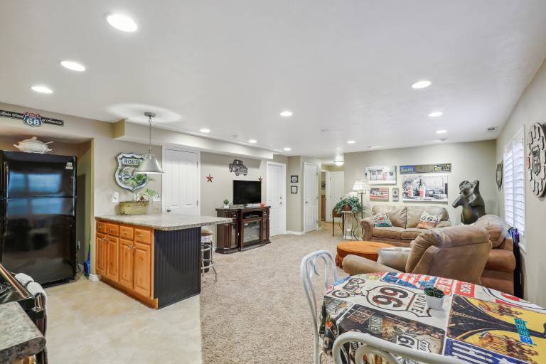 Cozy American Fork Retreat w/ Electric Fireplace — photo 4