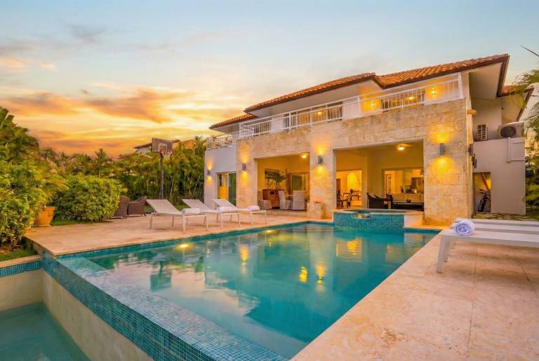 Villa Buganvilla 252 4BR Pool Jacuzzi Golf
