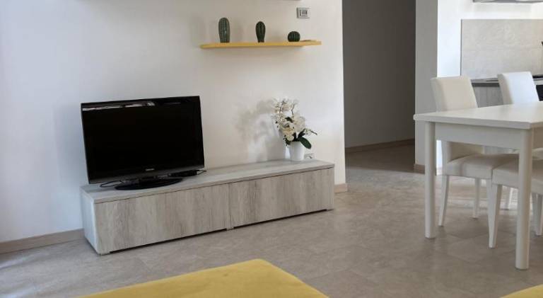 Beautiful holiday apartment | Beach nearby | Pets are welcome in Gardone Riviera