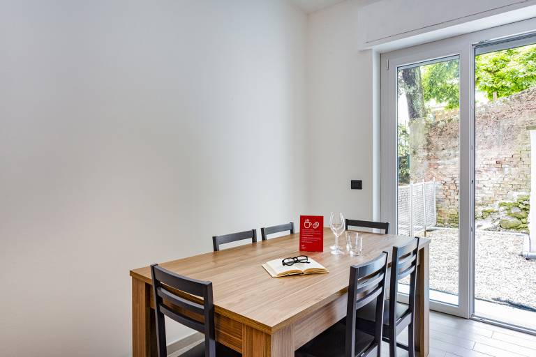 Holiday apartment with patio — photo 5