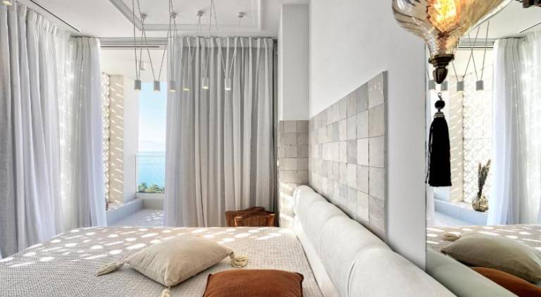 House with private pool, yard & terrace | Suitable for remote work — photo 2