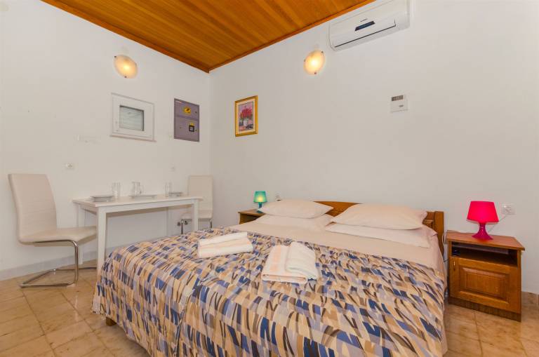 Nice rental apartment with grill & terrace | Beach view | Beach nearby | Pets allowed in Omis