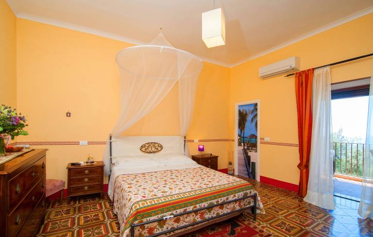 Holiday Apartment "Li Galli Romantica" with Sea View, Balcony & Wi-Fi — photo 2