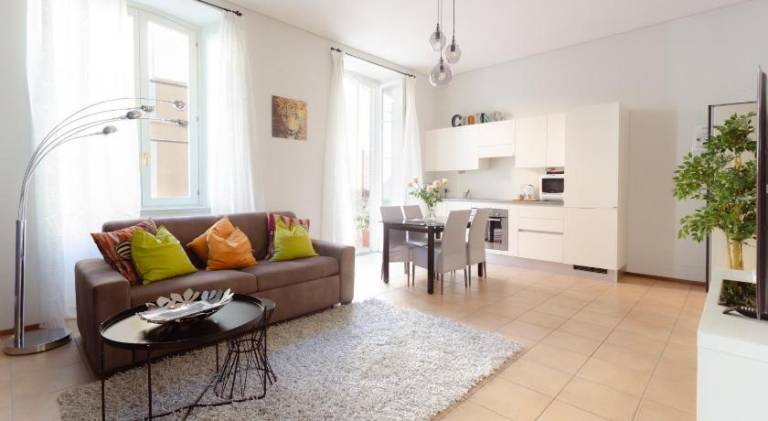 Children-friendly nice apartment with terrace | Next to Como Cathedral | Good for workation | Pets allowed — photo 2