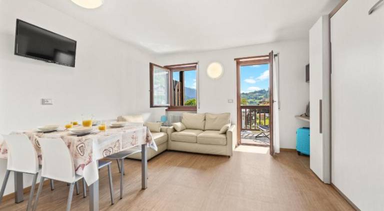 Serviced apartment with pool, sauna & hot tub — photo 3