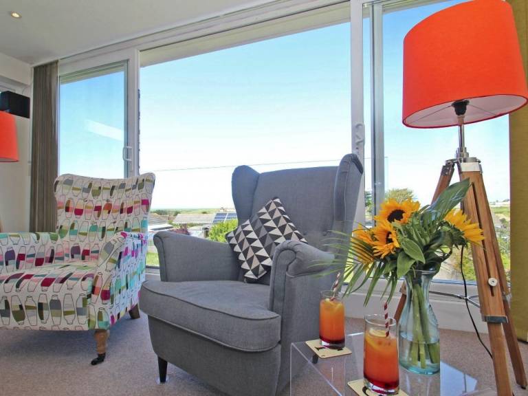 Children-friendly pleasant cottage with yard & grill | Beach view | Pets allowed — photo 4