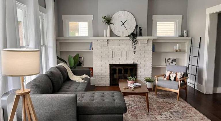 Entire 4 Bdrm Beautiful Home Next to WMU/K College in Kalamazoo, MI