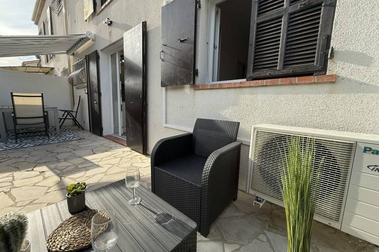 Rental apartment with barbecue, yard & patio — photo 4
