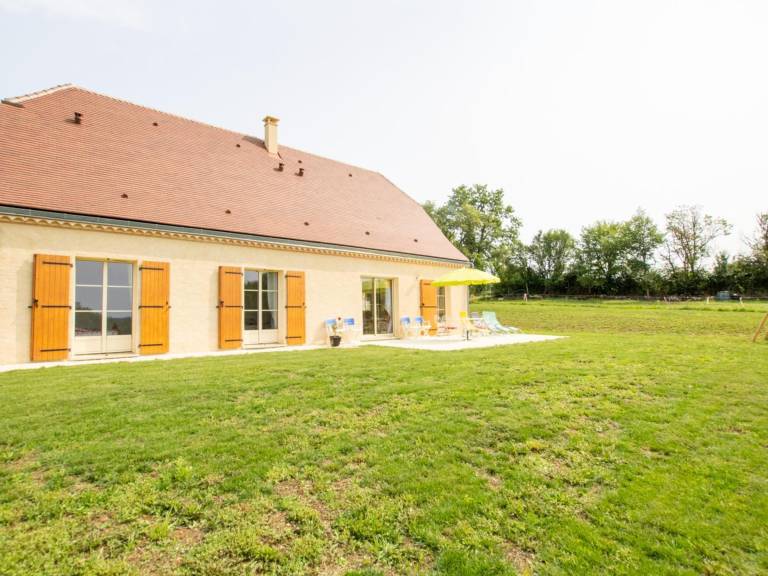 Cottage Thenon