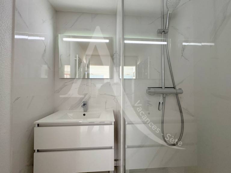 Rental apartment with garden, patio & pool — photo 4