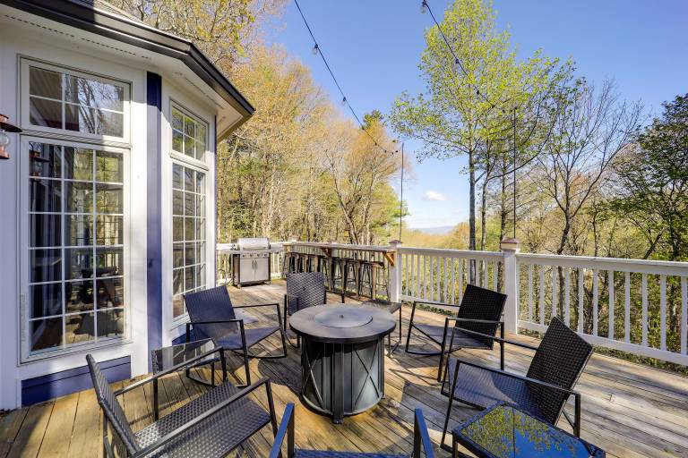 Boone Home w/ Fire Pit - Near App Ski & Sugar Mtn! — photo 4