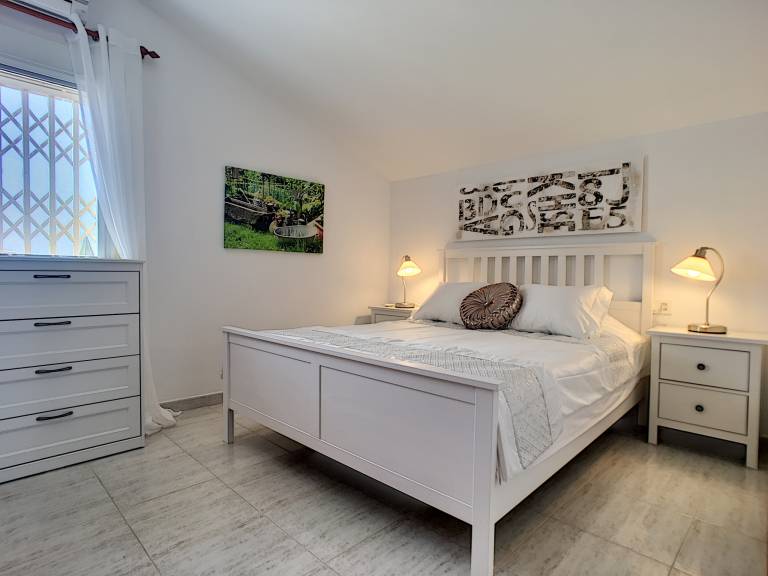 Fully equipped beautiful villa with garden, private pool & patio | Close to the beach | Pets allowed — photo 2
