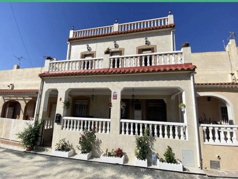 House  La Marina