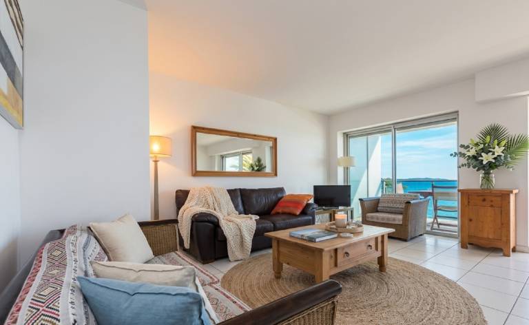 2 bed apt on beach in Cannes terrace & sea views - Cannes Bay in Cannes