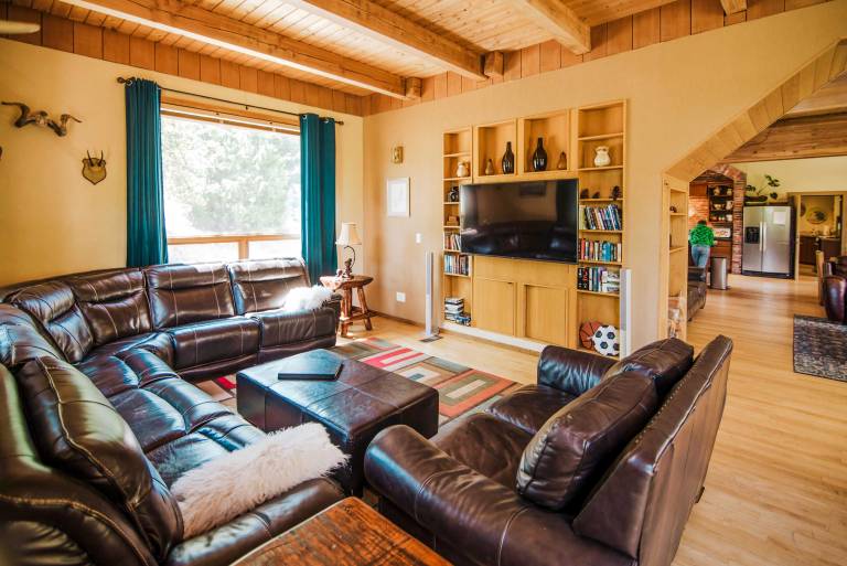 8-Acre ‘Big House Lodge’ in Cle Elum w/ Hot Tub — photo 3