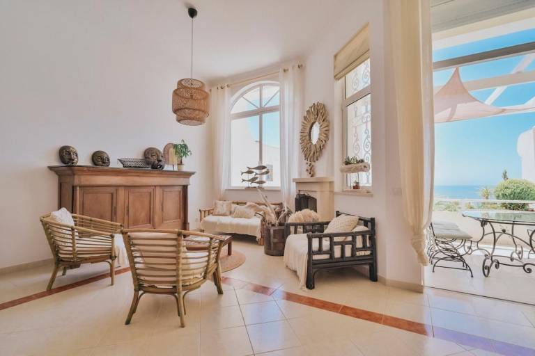 Family-oriented villa with private pool, terrace & yard | Good for workation | Pets allowed in Coimbra
