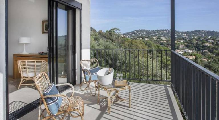 Villa with terrace, yard & private pool | Good for workation — photo 5