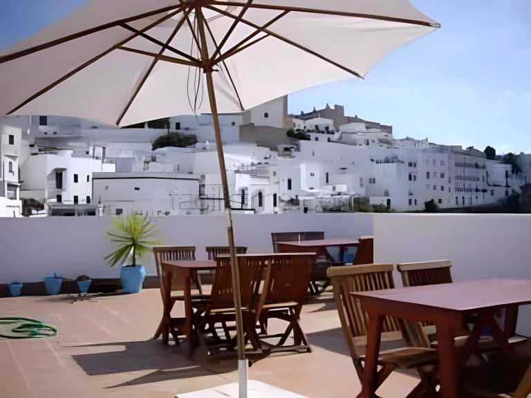 Rental apartment with patio — photo 4