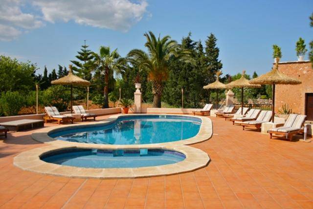 Vacation home with pool in Felanitx
