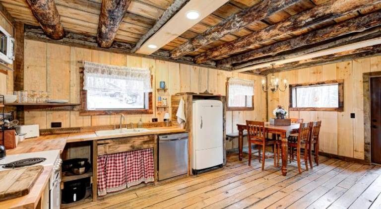 Private 4 acre waterfront cabin with Hot Tub — photo 5