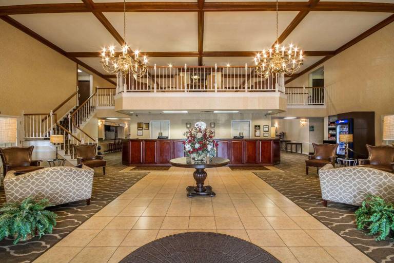 Comfort Suites Appleton Airport — photo 3