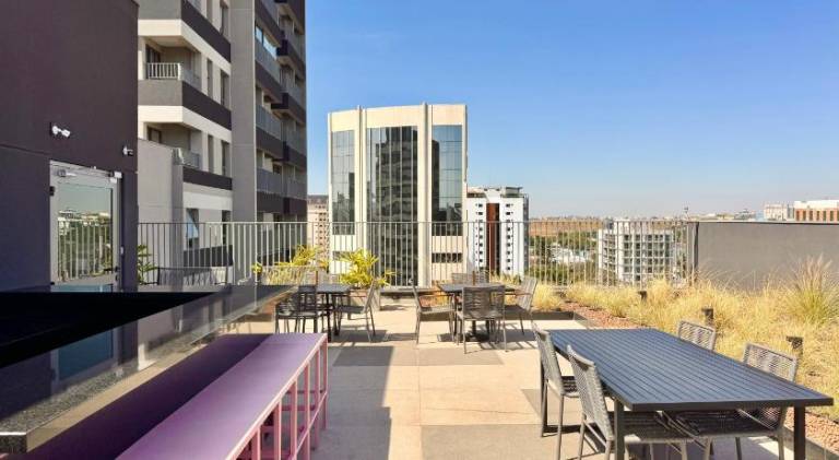 Holiday apartment with patio & yard — photo 4