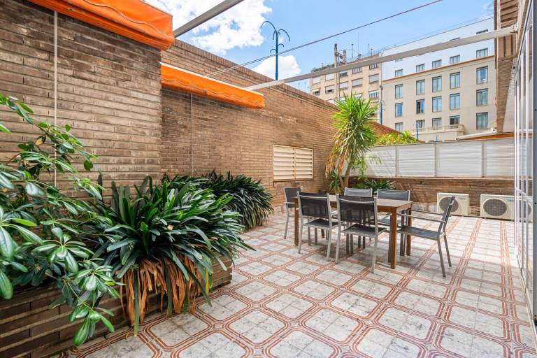 Holiday apartment with terrace | Close to Casa Milà — photo 2